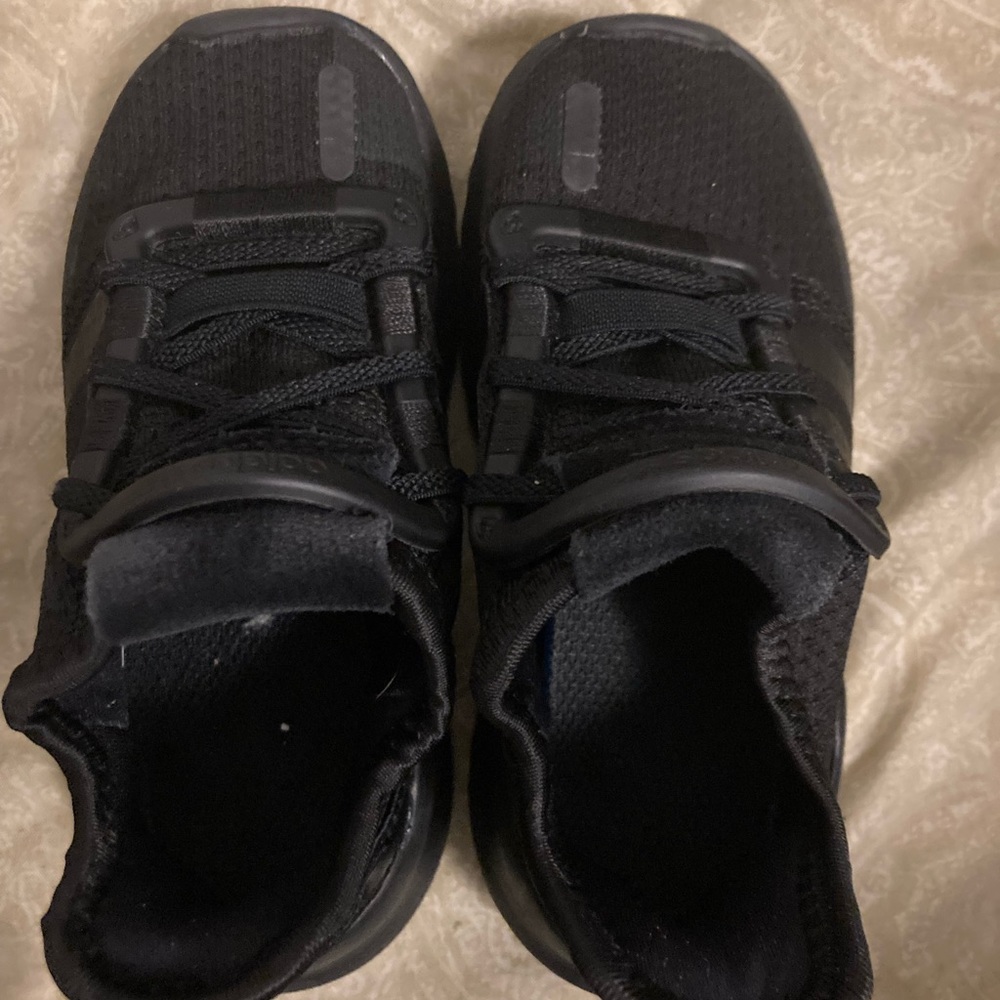 Adidas baby slidons